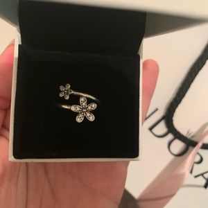 Pandora Dazzling Daisies Ring